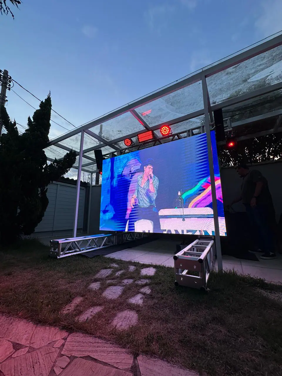 Locação Kit 03 - Full Experience & Show: Painel LED + Sonorização Pesada + Iluminação DMX 2 Locação Kit 03 - Full Experience & Show: Painel LED + Sonorização Pesada + Iluminação DMX - Imagem 2