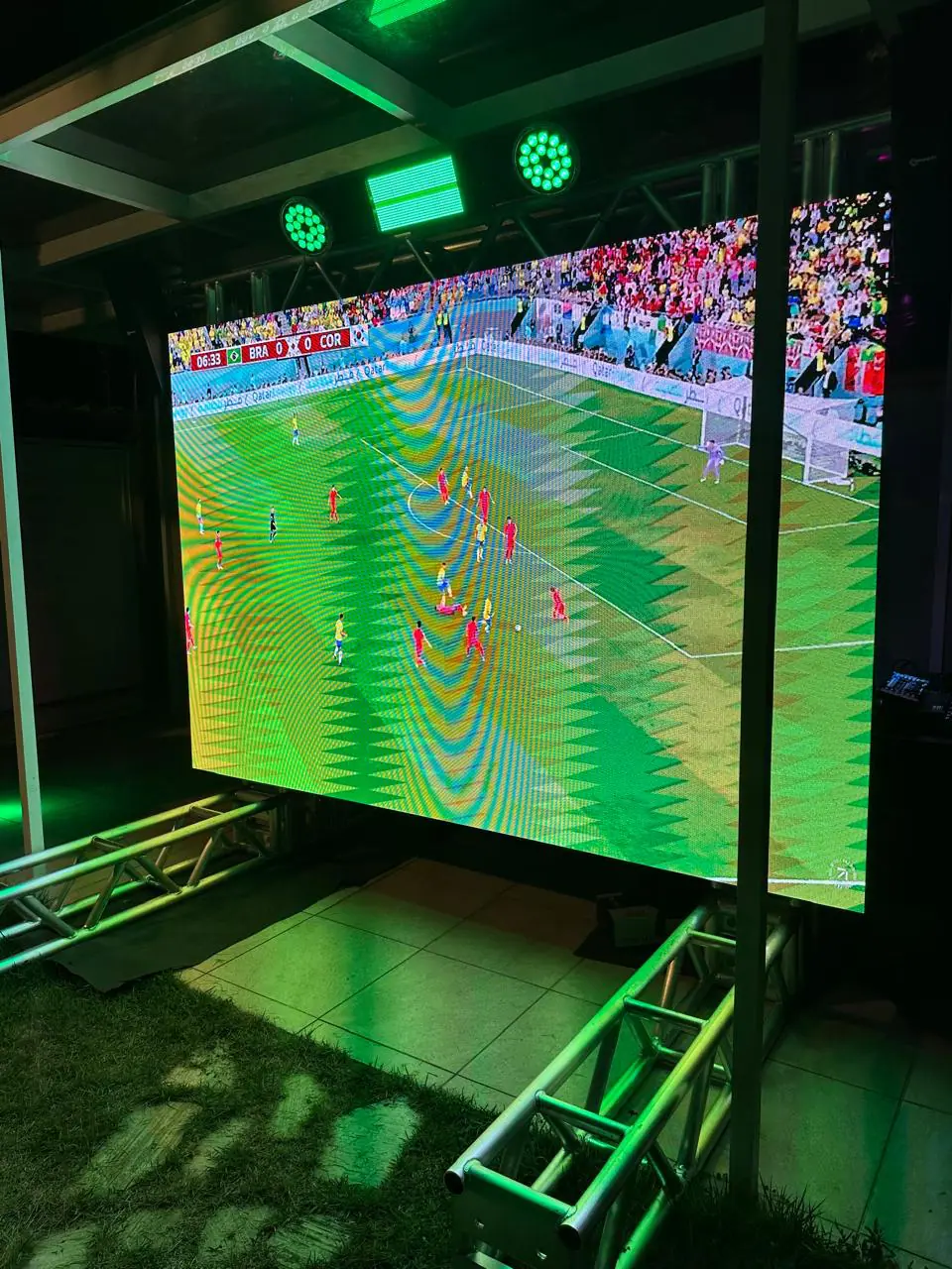 Locação Kit 2 Evento Premium: Painel de LED 3x2m + Som Profissional (Mesa, Microfone e Sub) 1 Locação Kit 2 Evento Premium: Painel de LED 3x2m + Som Profissional (Mesa, Microfone e Sub)